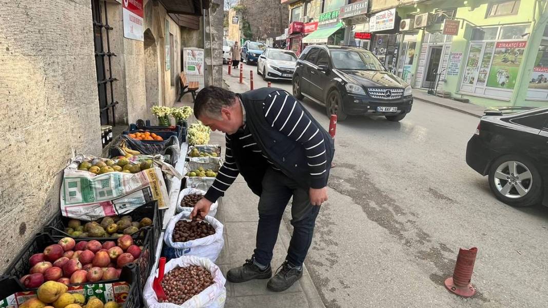Tezgahta son günleri fakat fiyatını duyan ardına bakmadan kaçıyor! Fiyatlar cep yakıyor, vatandaş alışverişi unuttu 2